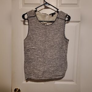 Banana Republic Textured Sleeveless Top in Gray
